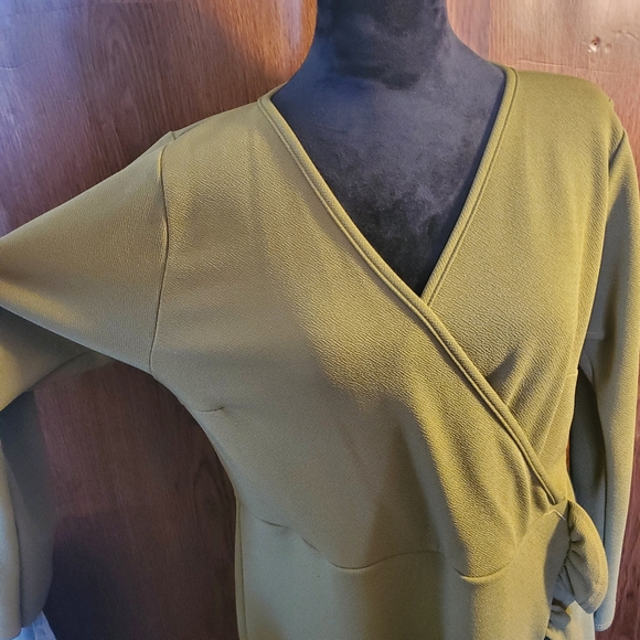 Boohoo Green Faux Wrap Dress - Picture 7 of 7